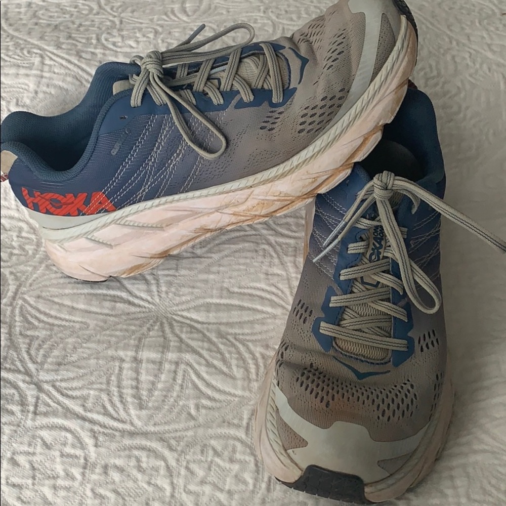 Hoka Clifton 6 size 9 women’s running shoe